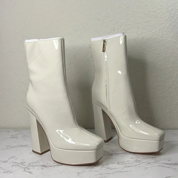 GUESS - White 1-1/2" Platform Cushioned Logo Byra Square Toe Block Heel Size - Picture 6 of 13